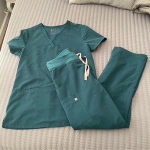 Figs Caribbean blue scrub set